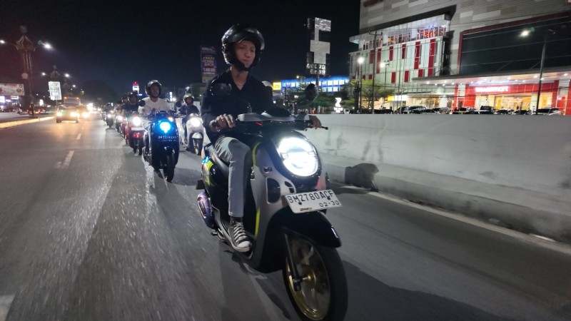 Capella Honda Gelar Scoopy Veloreativity Night Ride, Padukan Hobi dan Edukasi Keselamatan