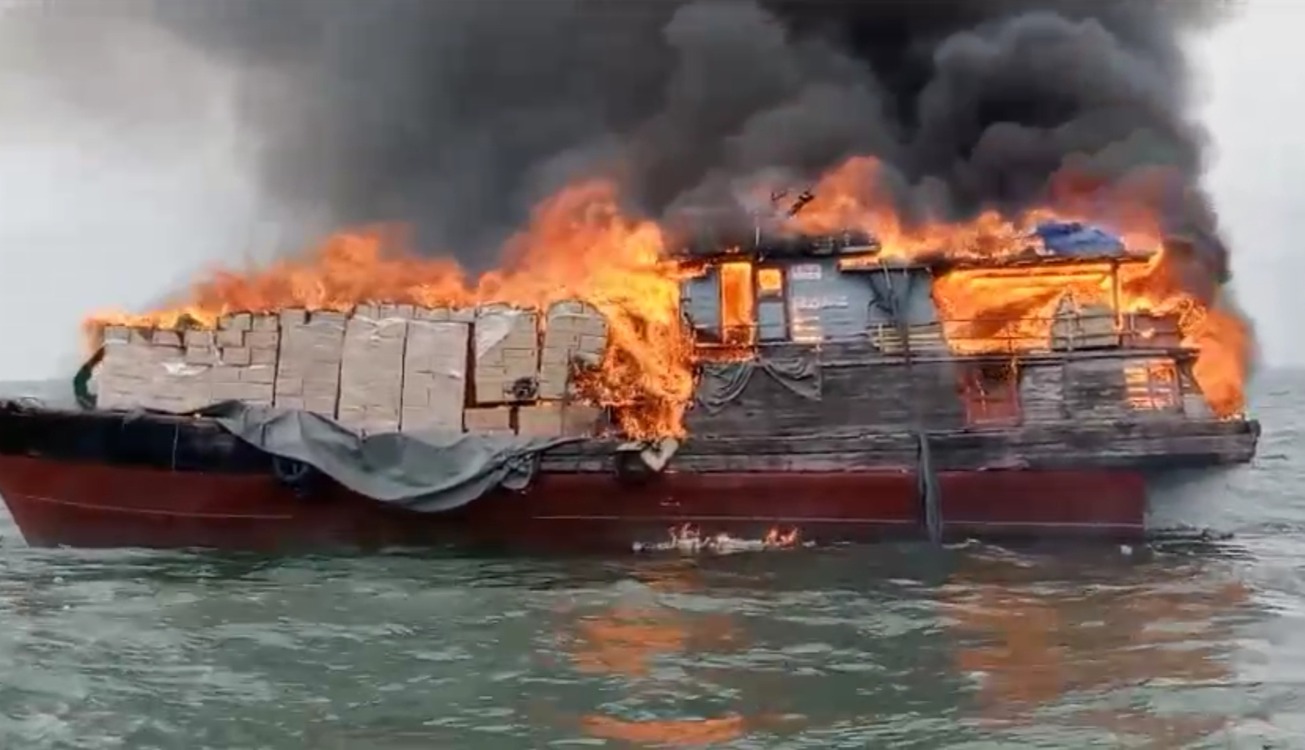 Kapal lintas batas KM Tenaga Sakti bermuatan kertas sembahyang terbakar