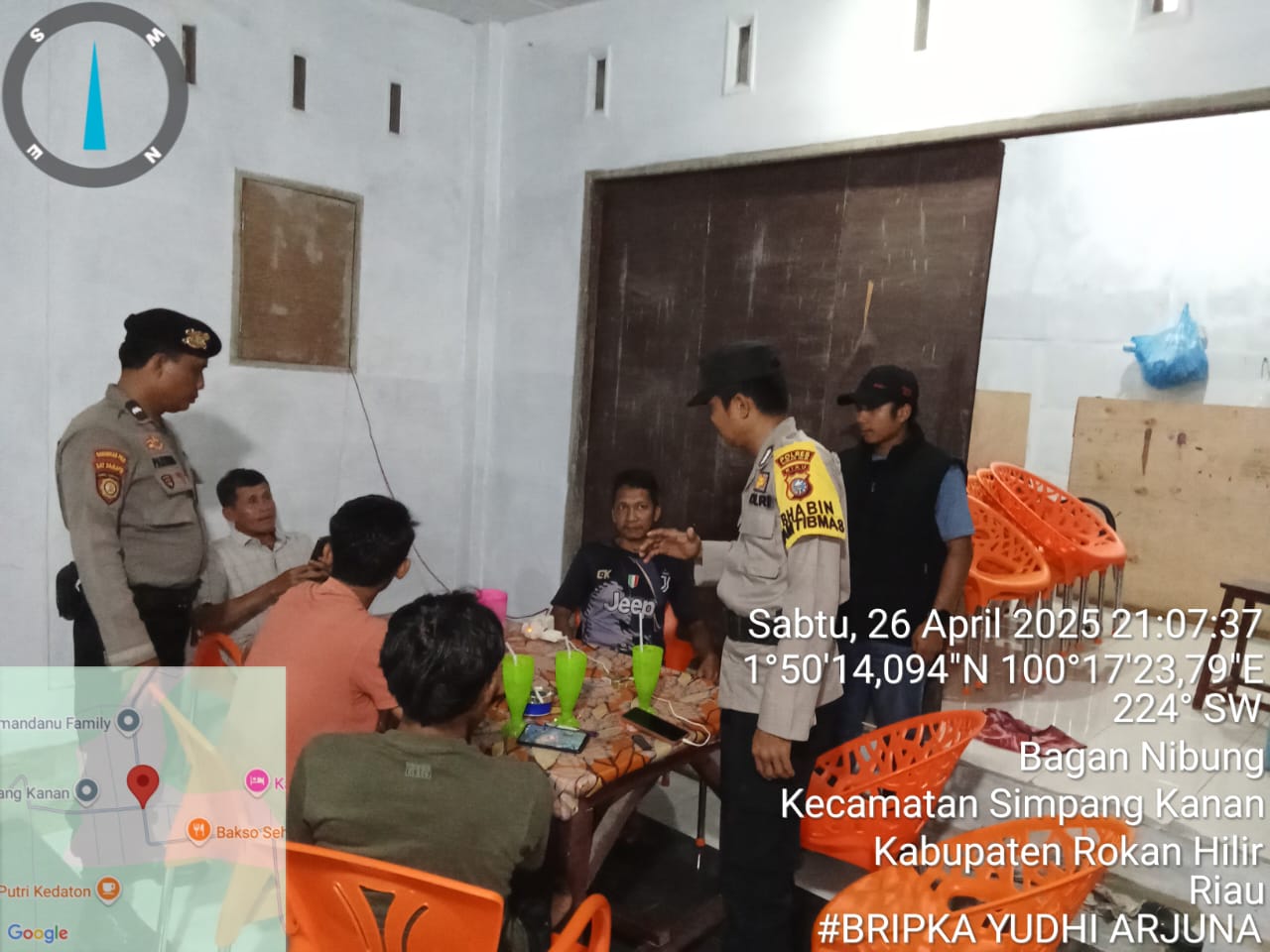 Kapolsek Simpang Kanan, Ipda Martin pimpin KRYD guna antisipasi gangguan Kamtibmas (foto/afrizal)