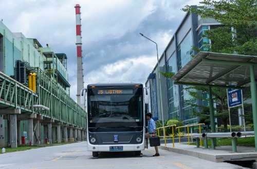 Bus listrik, salah satu sarana transportasi di Riau Kompleks yang berlokasi di Pangkalan Kerinci.(foto: istimewa)