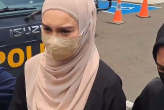 Irish Bella usai menjenguk suaminya, Ammar Zoni di Polres Metro Jaksel (foto/int)