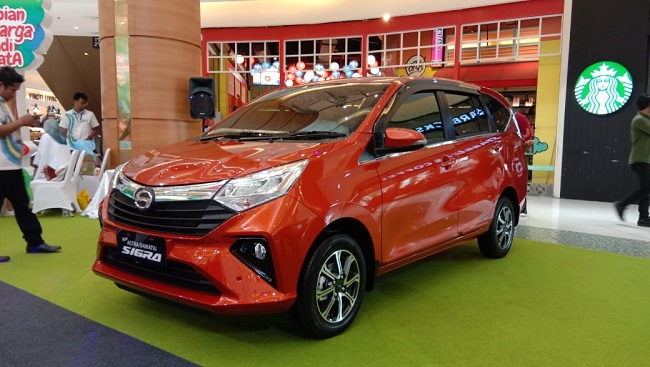 Daihatsu Sigra Jawara Mobil LCGC Semester 1 2020, Geser Brio dan Calya