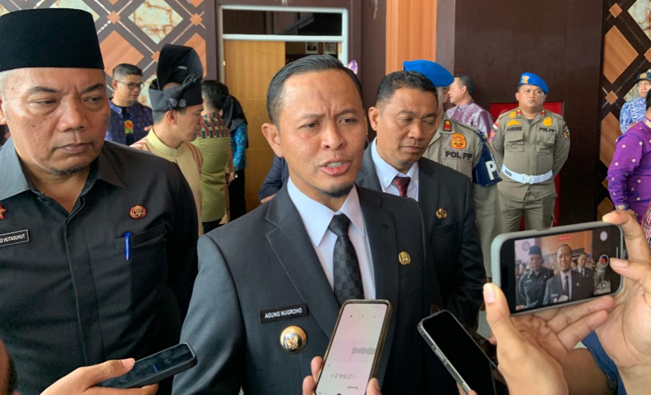 Walikota Pekanbaru, Agung Nugroho seleksi camat dan lurah (foto/tata)