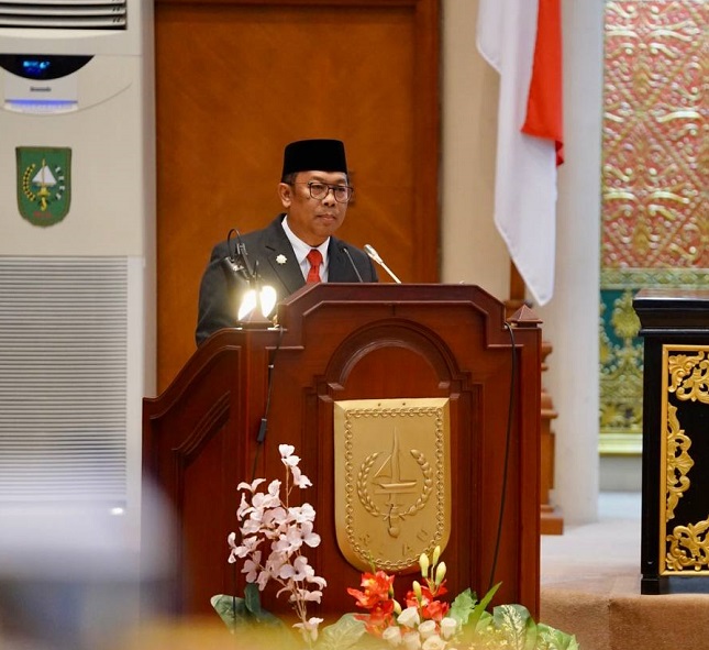 Pj Gubri Dr. Rahman Hadi, M.Si  menyampaikan nota pengantar Ranperda tentang perubahan APBD Provinsi Riau tahun anggaran 2024. 