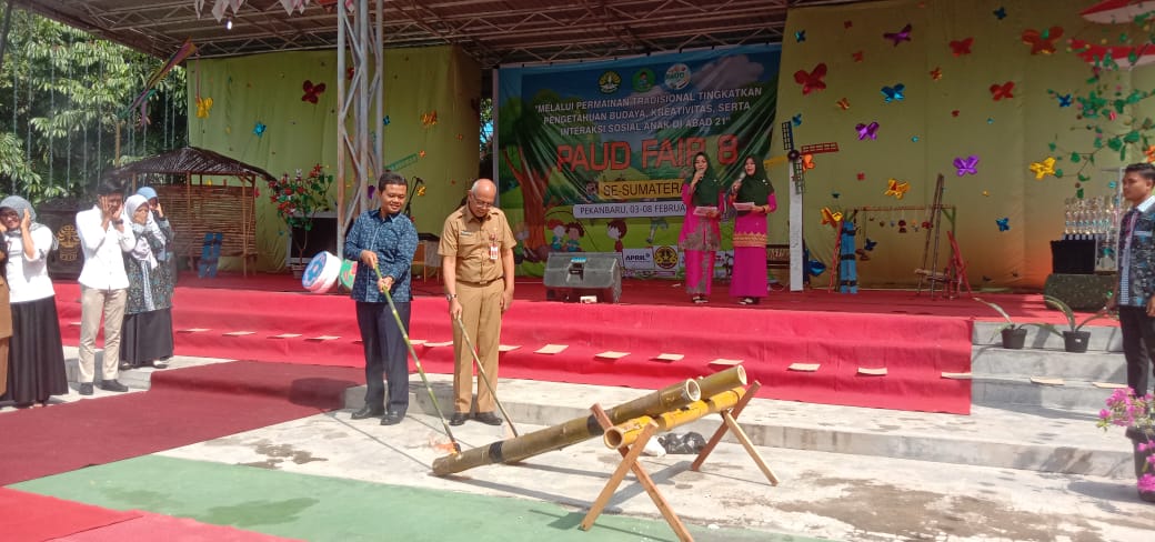 Kepala Dinas Pendidikan (Kadisdik) Riau, Rudiyanto hadiri Pendidikan Anak Usia Dini (PAUD) Fair ke - 8 se - Sumatera, Senin (3/2/2020) di FKIP Universitas Riau.