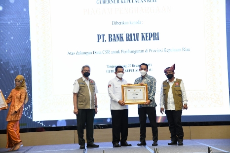 Gubernur Provinsi Kepri memberikan penghargaan dan apresiasi kepada PT Bank Riau Kepri atas komitmennya dalam mendukung percepatan pembangunan di Provinsi Kepulauan Riau.