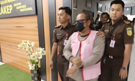 Kejari Pelalawan tetapkan satu oknum PNS Dinas Pendidikan dan Kebudayaan Kabupaten Pelalawan (foto/andy)