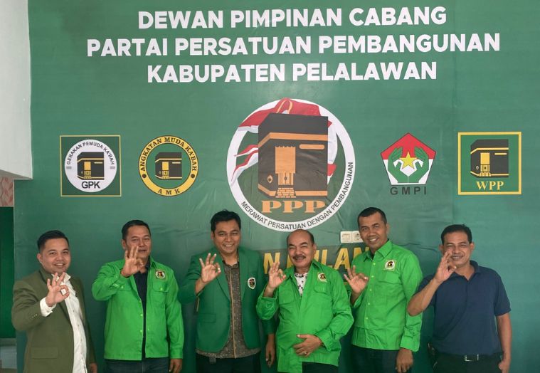 Ketua IKM Pelalawan, Rezinel mendaftar Bacaleg Riau dari DPC PPP Pelalawan.