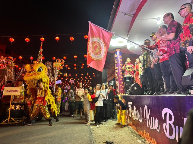 Festival Kue Bulan atau Zhong Qiu di Kota Pekanbaru (foto/bayu)