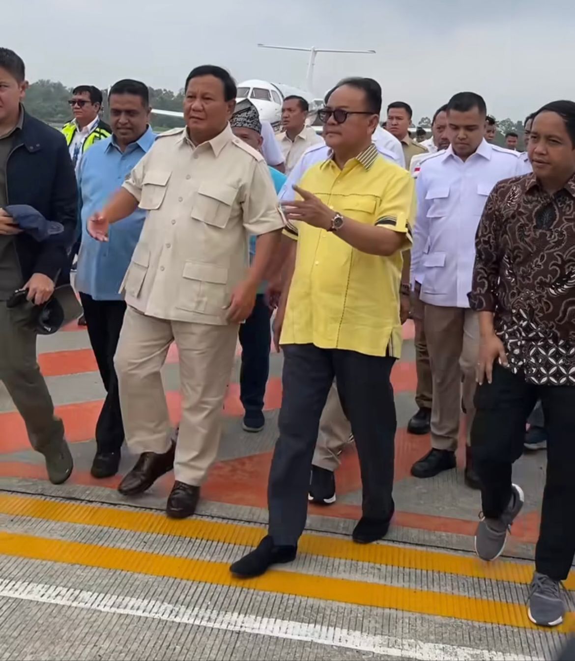 Prabowo didampingi Rusli Zainal, Raja Juli Antoni, M Nasir dan M Rahul (foto:ist)