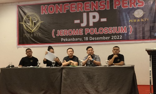 Konferensi pers JP Pub and KTV terkait penolakan warga Pekanbaru.(foto: rahmat/halloriau.com)