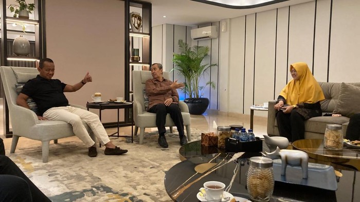 Ketum Golkar, Bahlil bersama Afni dan Syamsuar.(foto: detik.com)