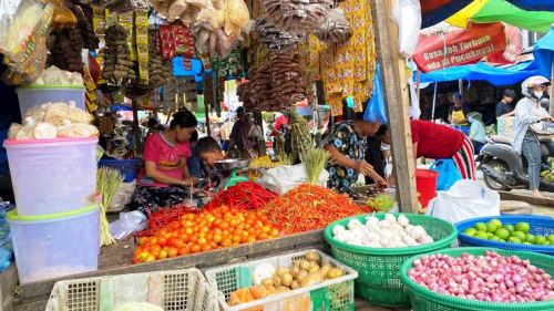 Harga sembako di Pekanbaru mengalami kenaikan akibat Jalan Lintas Riau-Sumbar rusak.(ilustrasi/int)