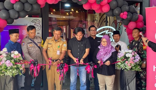Indosat melalui brand Tri, telah meresmikan 3Store terbaru di Kota Jambi. (Foto: Istimewa)