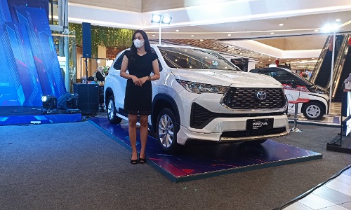 Toyota Resmi Launching All New Kijang Innova Zenix di Riau