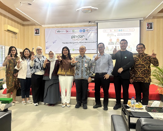 Foto bersama.