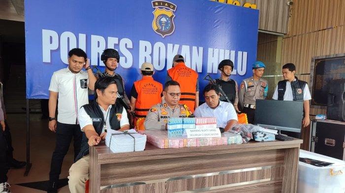 Ekspos kasus dugaan korupsi Dinas Perkim dan CK Rohul.(foto: tribunpekanbaru.com)