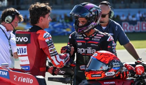Ducati vs Aprilia.(foto: int)