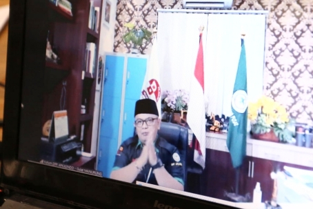 Ketua Umum DPP Apaksindo, Gulat Mendali Emas Manurung, hadir dalam peluncuran program adopsi pohon secara virtual, Rabu (10/8/2021).                                                                   
