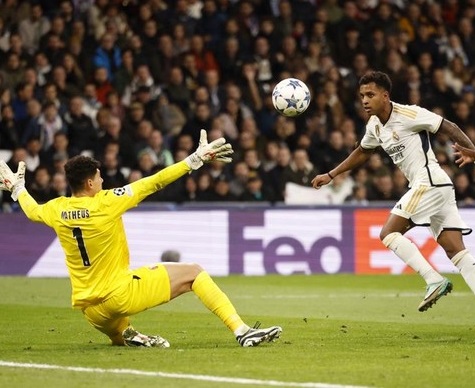 Real Madrid lolos ke 16 besar Liga Champions usai menang 3-0 atas Braga (Foto: REUTERS/JUAN MEDINA)
