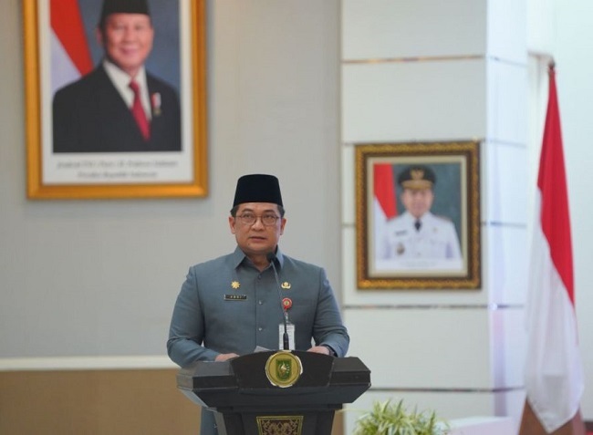  Sekretaris Daerah (Sekda) Riau, Syahrial Abdi.