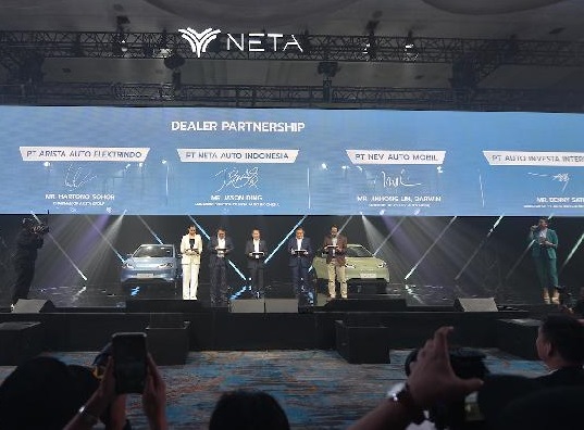 Thamrin Group, Arista Group, PT Nev Auto Mobil, dan PT Auto Investa International menyatakan kesiapannya memberikan layanan terbaik kepada konsumen Neta di Indonesia. (Foto: NETA)