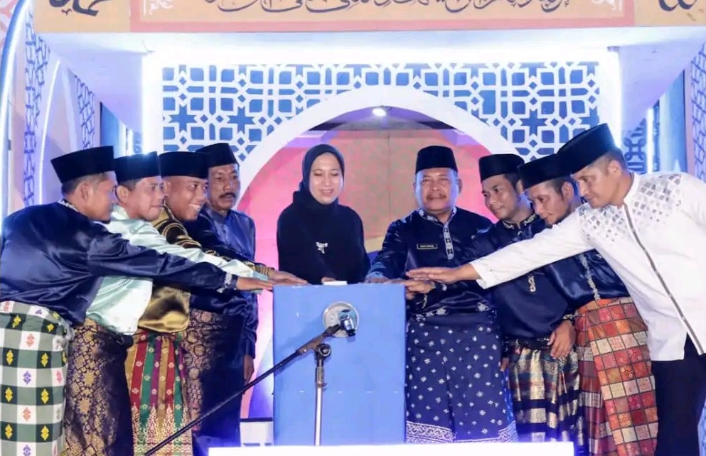 Bupati Inhu, Rezita buka acara MTQ ke-31 Tingkat Kecamatan Seberida (foto/andri)