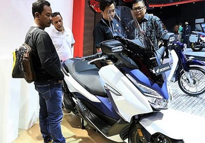 Skutik Premium Honda Forza Usung Delapan Spek dan Fitur Canggih