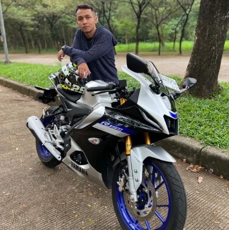 Jadi Konsumen Loyal Yamaha, Penerbang Ini Pilih Riding Dream Bike Yamaha All New R15M Connected-ABS