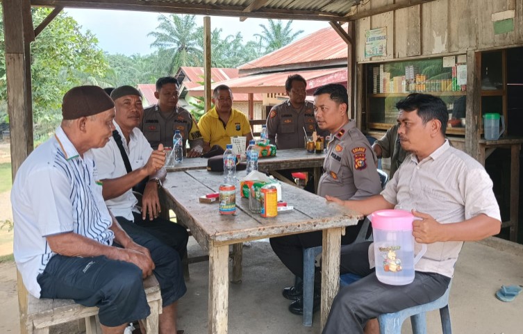 Kapolsek Simpang Kanan, Ipda Martin juga mengajak masyarakat jaga Kamtibmas (foto/afrizal)