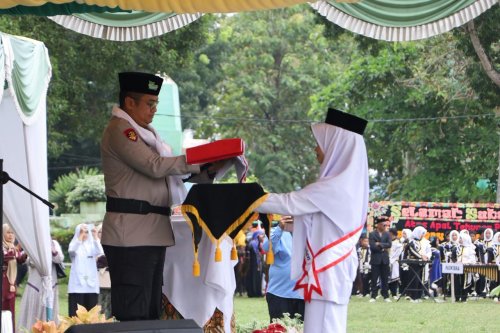 Polres Rohil edukasi lingkungan ke santri di Bagan Sinembah.(foto: afrizal/halloriau.com)
