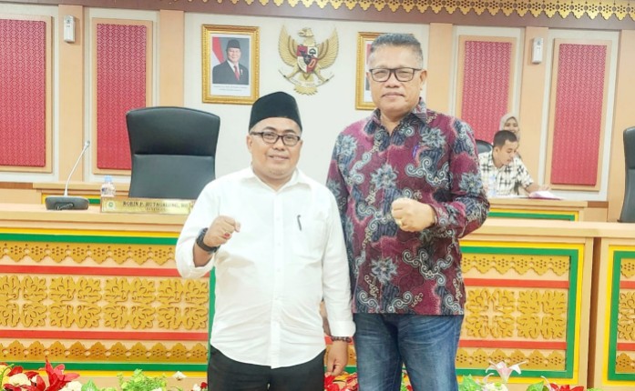 Ketua ASN PPPK Guru Riau, Ekowi perjuangkan aspirasi di DPRD (foto/ist)