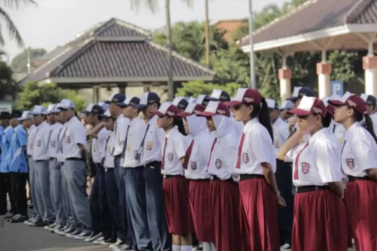 Bantuan seragam sekolah.(ilustrasi/int)