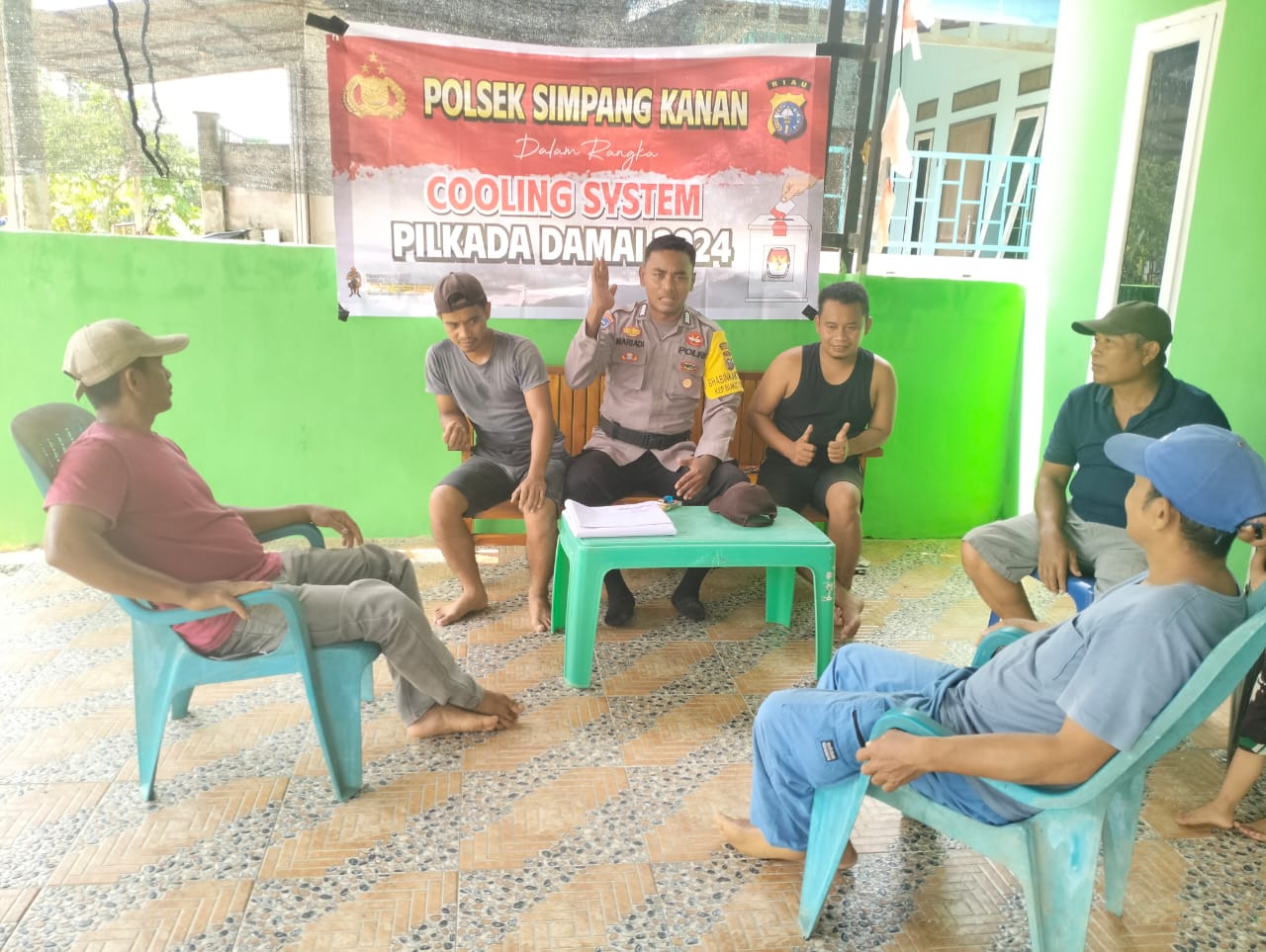 Polsek Simpang Kanan berikan imbauan Pilkada Damai kepada masyarakat Sukajadi (foto/afrizal)