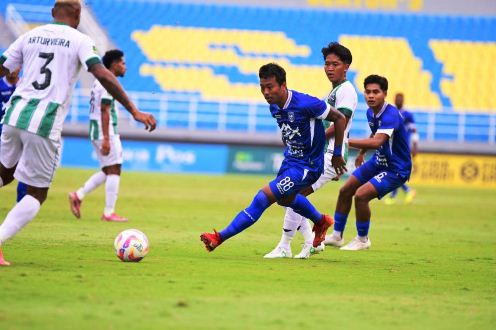 PSPS Pekanbaru vs Deltras.(foto: int)