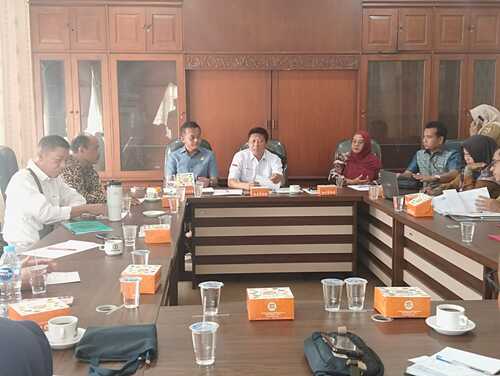 DPRD Pelalawan meminta PT Peputra Serikat Jaya memprioritaskan tenaga kerja lokal dan menyerahkan data lengkap CSR. (Foto: Andi Indrayanto)
