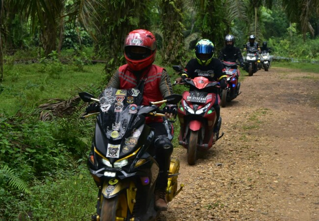 Komunitas Yamaha Aerox 155 VVA touring ke Air Terjun Lubuk Ngino.