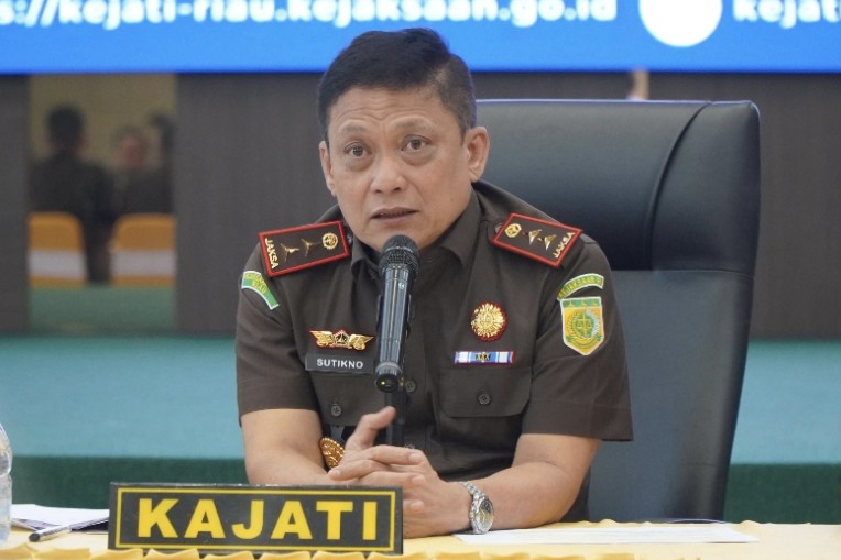 Kepala Kejaksaan Tinggi Riau, Sutikno (foto/rri)