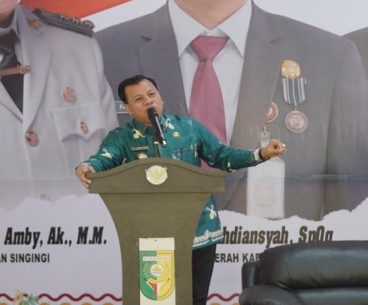 Bupati Kuantan Singingi (Kuansing) Suhardiman Amby.