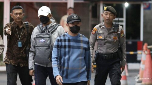 Pj Wali Kota Pekanbaru, Riau, Risnandar Mahiwa tiba untuk menjalani pemeriksaan usai terjaring OTT di Gedung KPK, Jakarta, Selasa (3/12/2024) lalu. (Foto: TRIBUNNEWS/IRWAN RISMAWAN)