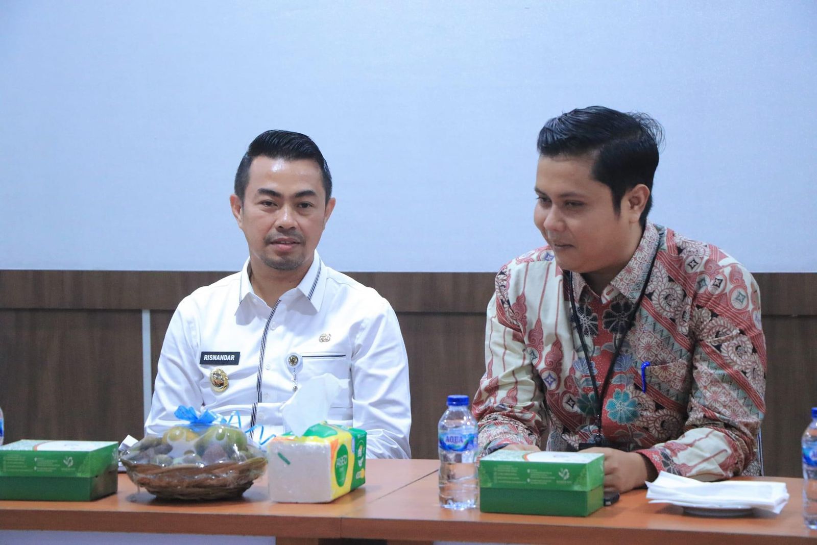 Pj Pilwako Pekanbaru dan Ketua KPU Pekanbaru.(foto: pgi)
