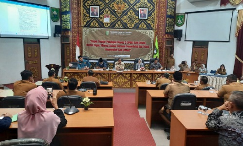 Pansus D DPRD Dumai Gelar Rapat Dengar Pendapat Terkait Pajak Hiburan Malam digedung DPRD Dumai, Senin (13/2/2023).(foto: bambang/halloriau.com)