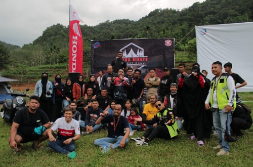 Para bikers HOBIKU hadiri event Honda Motour Camp 2025.(foto: barkah/halloriau.com)