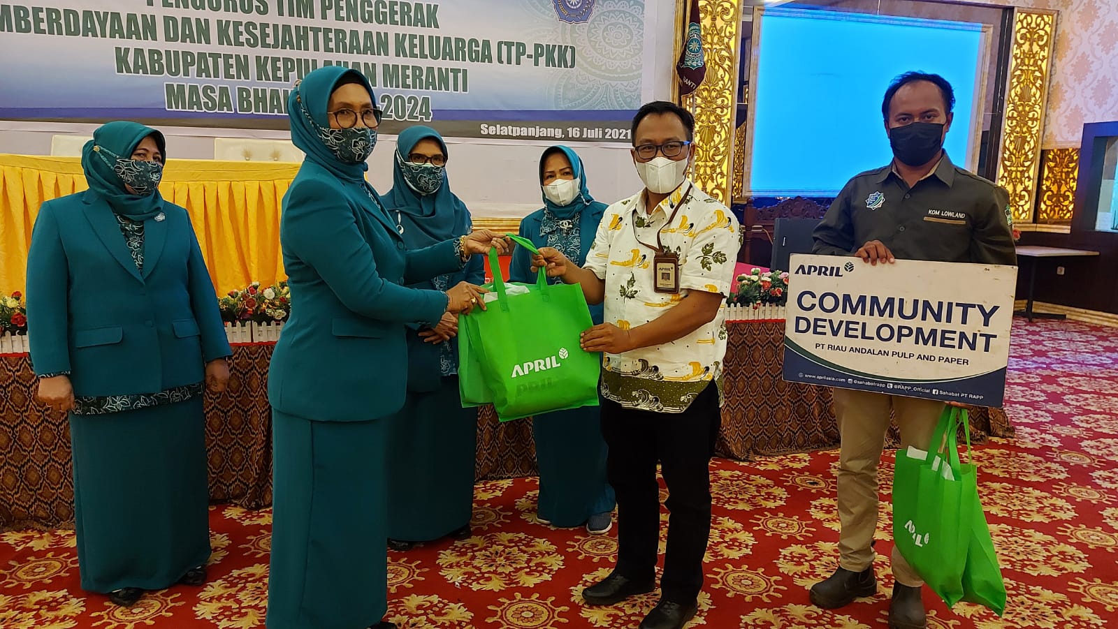 RAPP salurkan Pemberian Makanan Tambahan (PMT) di Kabupaten Kepulauan Meranti. Bantuan tersebut diberikan untuk pencegahan Stunting