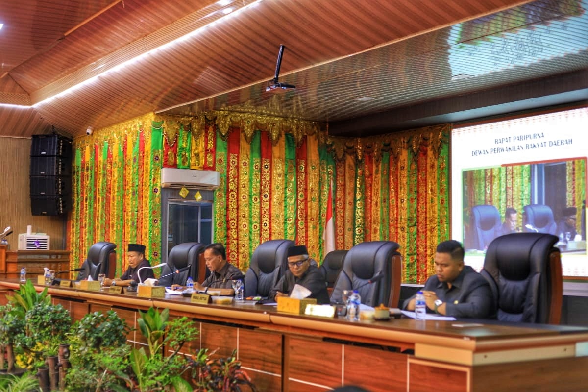 Rapat paripurna DPRD Kepulauan Meranti tentang pembentukan AKD