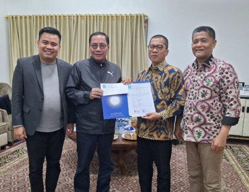 Partai Amanat Nasional (PAN) remi mengusung Pasangan Calon Nasarudin-Abu Bakar di Pilkada Pelalawan Riau 2024. SK diterima oleh Balon Wabup Abu Bakar dari Waketum PAN Yandri Susanto yang diteken 26 Juli lalu. 