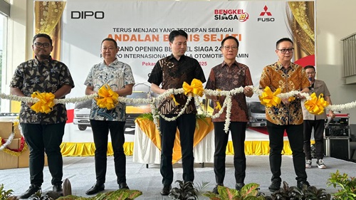 Mitsubishi Fuso meresmikan Bengkel Siaga 24 Jam ke-18 yang berlokasi di diler PT DIPO Internasional Pahala Otomotif Pekanbaru (foto/ist)