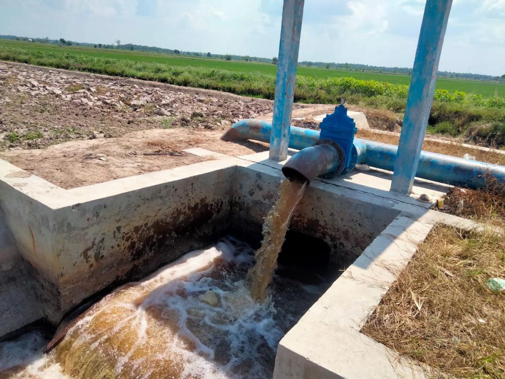 Pompa irigasi di Kecamatan Bungaraya dibenahi Pemkab Siak dan berbagai pihak (foto/diana)