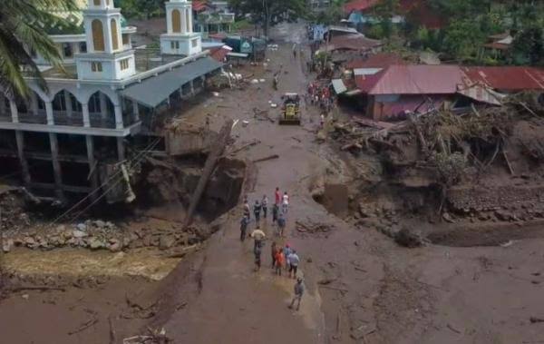 Galodo Sumbar.(foto: int)