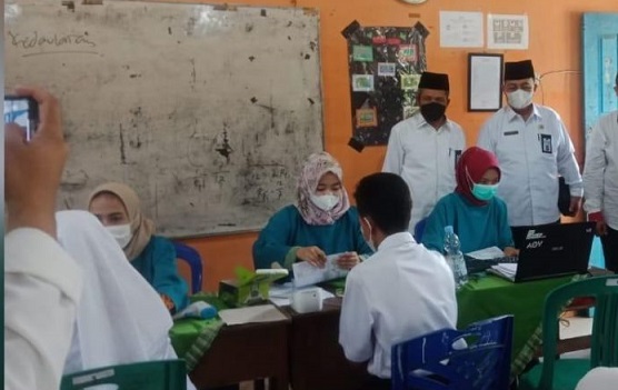 Dalam rangka menyukseskan program pemerintah dan persiapan pelaksanaan PTM Madrasah Aliyah negeri 2 Pekanbaru melaksanakan Vaksinasi terhadap 331 orang siswanya.